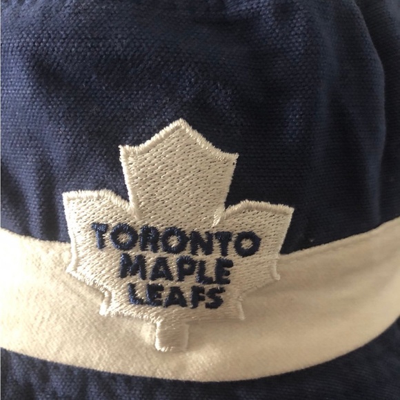 Toronto Maple Leafs NHL Hockey Canada Reebok 2-tone S/M Logo Bucket Hat NWT - Picture 8 of 8